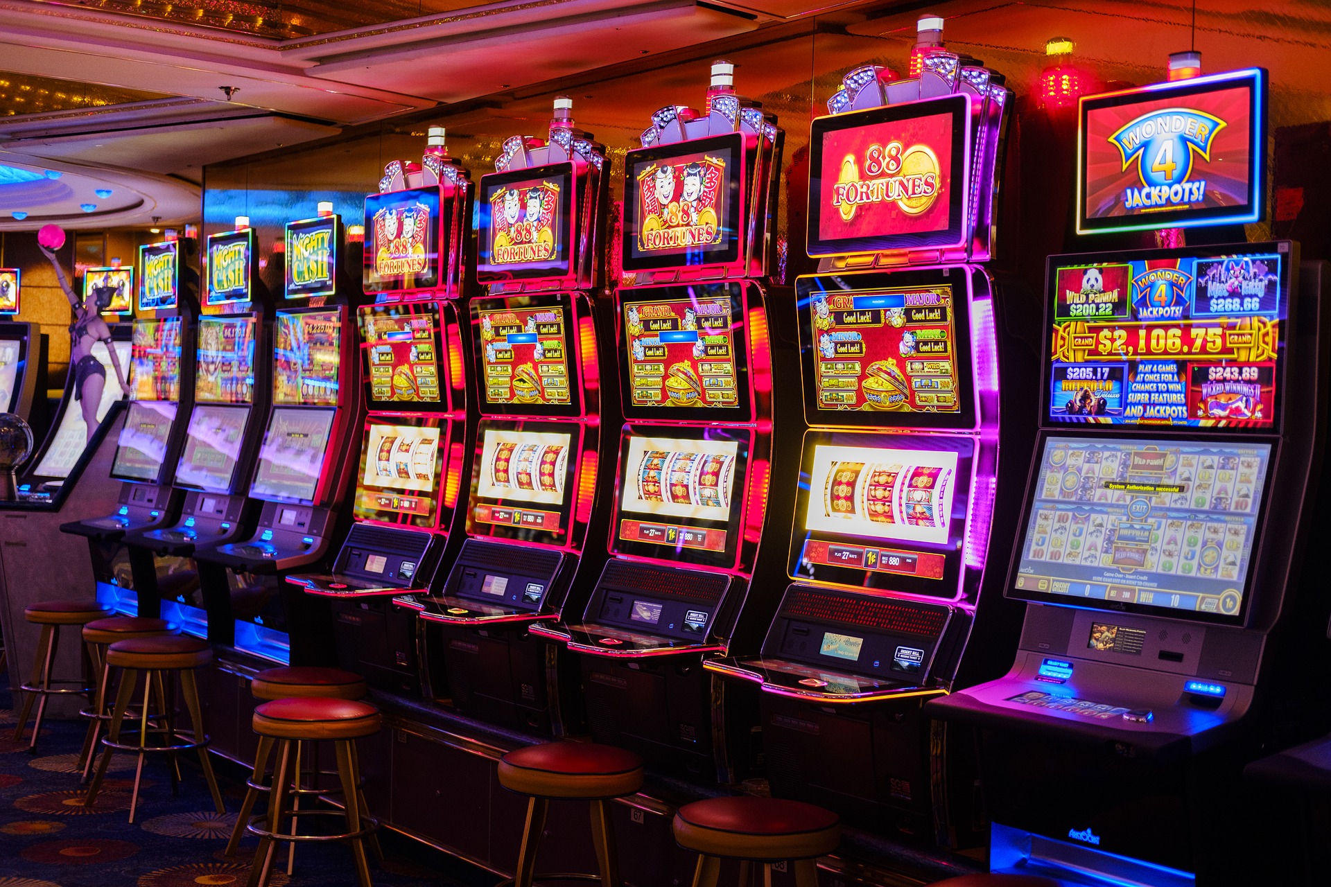 Physical casino houses vs the online gambling establishments