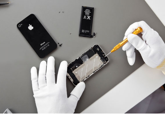 Restoring Devices: Efficient iPhone Repair Services